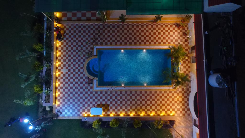 Отель Krishna Farm Vasad Экстерьер фото
